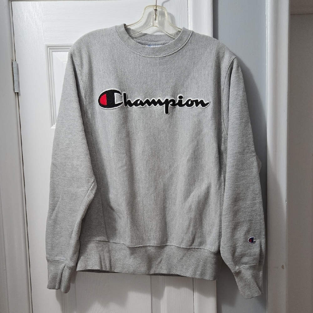 Champion Men's Gray Crewneck Sweater